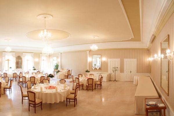 Hotel*** Plauter Kuria (Veľký Meder)